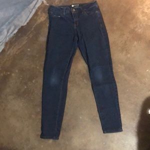 👖 2 for $15. Size 28/6 skinny jeans!!